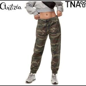 ARITZIA TNA Alix green camo Pants joggers Size 00